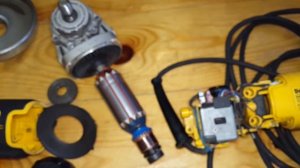 Обзор  DeWALT DWE4257