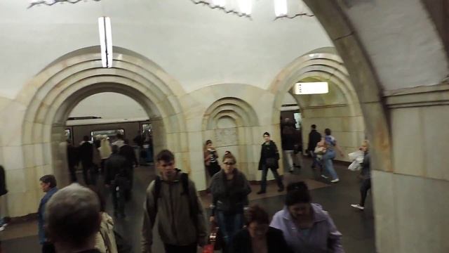 Станции метро Серпуховская и Добрынинская смотреть онлайн