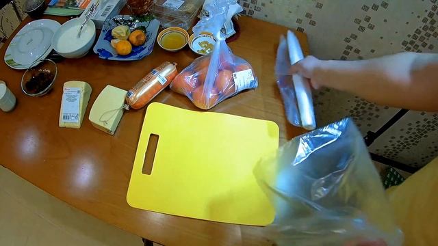 160223 Печем пиццу простую домашнюю с продуктов из Ашана смотреть онлайн