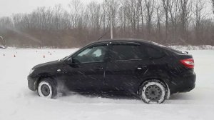 Лада Гранта лифтбек, покатушки по снегу 2018.