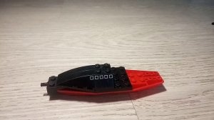 Сборка подводной лодки из конструктора Лего.