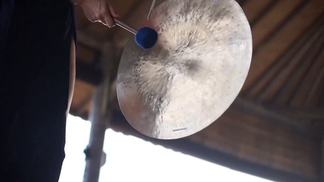 Sound practitioner and wellness advisor - Vanessa Holliday смотреть онлайн