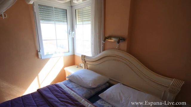 Недвижимость дом в Испании у моря в 500 метрах от песчаного пляжа Ла Мата смотреть онлайн