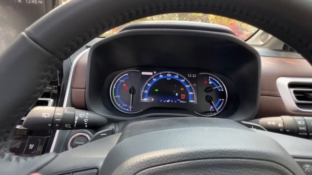 VVIP ki Pasand? 2023 Toyota Innova Hycross ZX(O) First Drive Review смотреть онлайн