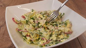 Суперздоровый салат с редисом: Приготовьте его сегодня и удивитесь результату!