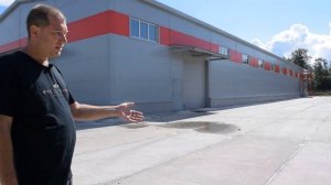 1.01 Грузовой проезд - фундамент здания  400 м3 и подъезд к зданию из дорожных плит. Обзор объекта.