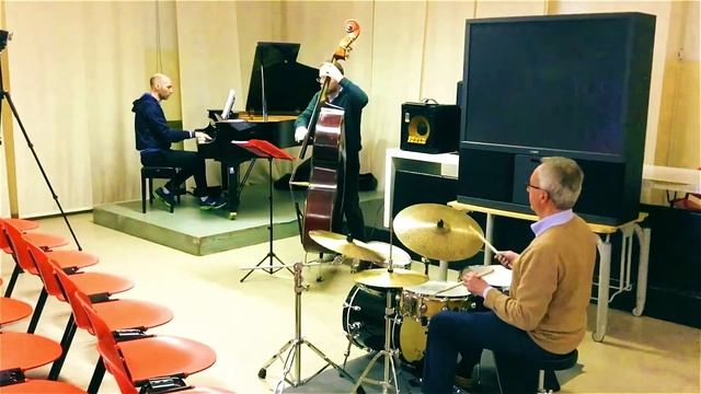 beautiful love Nove- Italia(ensayo) (Sony hdr mv1 audio/video) смотреть онлайн