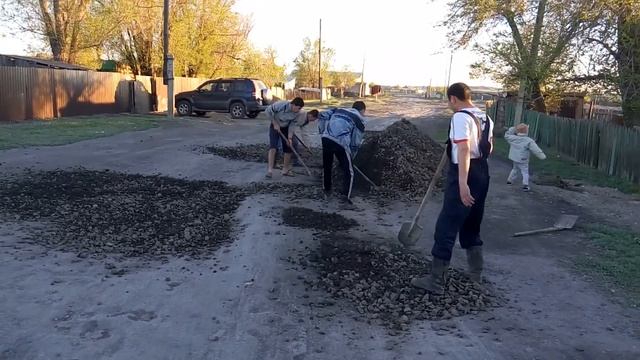 Ремонт дороги в поселке Агадырь. смотреть онлайн