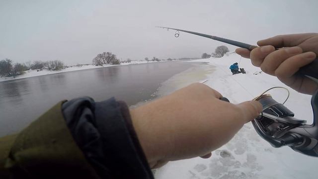 Зимний спиннинг на МР. Оторвали 18 приманок, но Рыбу Поймали! смотреть онлайн