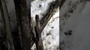 Как достать сломанную полусь из моста грузового авто.