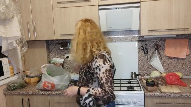 Распаковка из трёх магазинов, показываю, что купила, цены нынче не радуют.