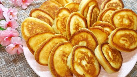 Быстрый завтрак из кефира. Пышные и ароматные оладушки, как у моей бабушки. Оладьи на кефире.