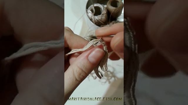 Вязание на бурдоне. Элемент ирландского кружева. ирландскоекружево maritairishlaceirishlace