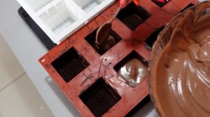 Муссовое пирожное кубик. Шоколадный Трюфельный мусс. Корпусное пирожное. Mousse cake cube.