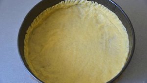 Грушевый пирог с карамельной заливкой