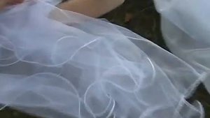 Падение невесты The bride fell to the ground