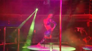 Очень красивый Танец со стулом + Партерная акробатика! Школа танцев EXOTIC DANCE