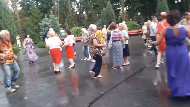 Шлепали шлепки мои и пятки...💃🌹Воспоминания о счастливых днях...💃🌹Харьков 2021 год смотреть онлайн