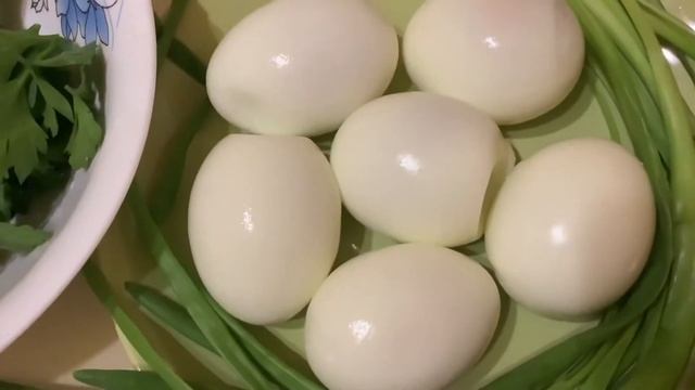 Совершенно НОВЫЙ рецепт! Рыбный заливной салат! Очень бюджетная  (45 рублей за порцию) ВКУСНОТИЩА!