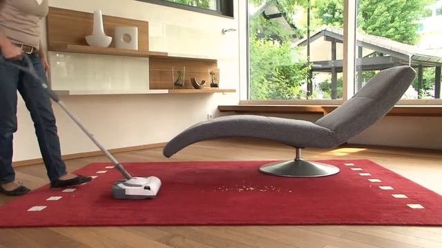 Применение электровеника Karcher K 65 Plus при уборке гостинной