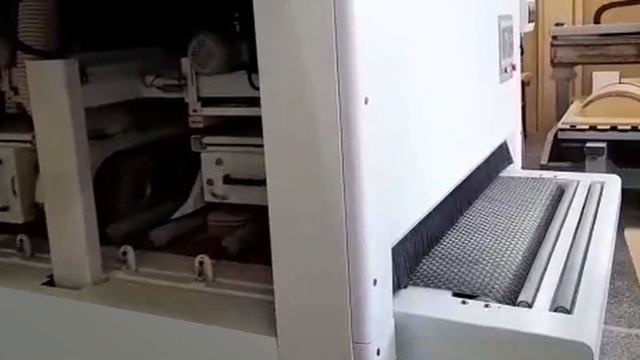 Рельефно шлифовальный станок EcoWood для финишного шлифования. Демонстрация работы станка Эковуд
