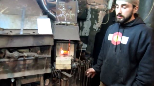 Закалка в горне и знакомство с кузнецом смотреть онлайн