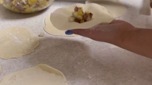 Самса слоеная с курицей!Самса с картошкой и курицей!Самса из готового теста!готовое Тесто с магазин