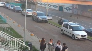 В Набережных Челнах урна дала сдачу двум школьникам