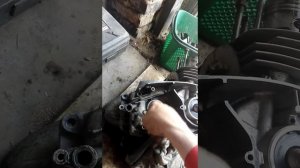 Снятие датчика нейтральной передачи на мотоцикле ЯВА 350 360\00