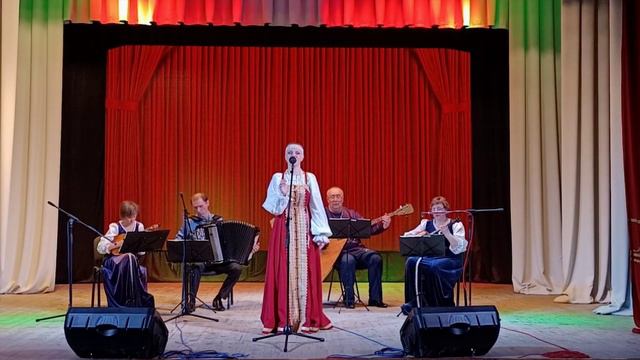Л.Афанасьев - И.Шаферан - "Гляжу в озёра синие" (Дарья Киркова и ансамбль "Царёво городище")