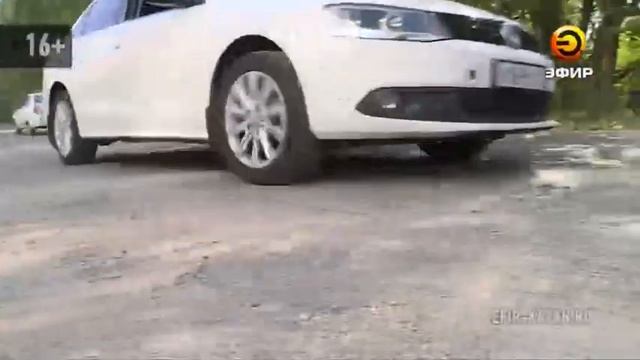 Жители соципотечных домов по улице Андерея Адо решили за свой счет отремонтировать дорогу смотреть онлайн