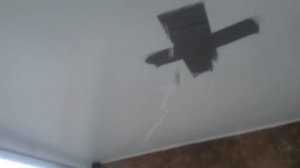 Вода на натяжном потолке. Прокол натяжного потолка