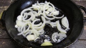 Жареный картофель с шампиньоном под сырной корочкой