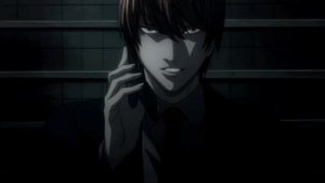 Ягами Лайт идёт по лестнице и говорит по телефону : Tik Tok Шаблон в качестве 4К Ultra HD (2160p)