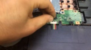 Asus X553M (не включается, не заряжается, ремонт за 30 секунд)