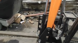 МИНИЭКСКАВАТОР Краткий обзор прицепного мини-экскаватора. Узлы и детали экскаватора.