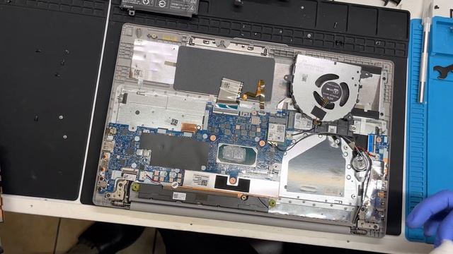 Lenovo Ideapad 5 Overheating Fix (changing thermal paste) смотреть онлайн