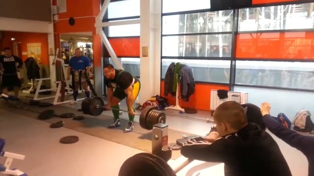 Михаил Кокляев разминается  Восточная ЕвропаMichael Koklyaev kneaded Championship Eastern Europe