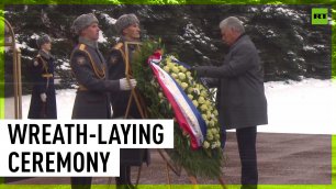 Cuban president lays wreath at Tomb of Unknown Soldier in Moscow