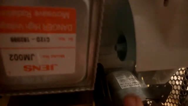 В микроволновке горит предохранитель. Решение в описании смотреть онлайн