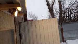 БЕСЕДКА ИЗ ПРОФИЛЬНОЙ ТРУБЫ  / Провёл в беседку освещение.