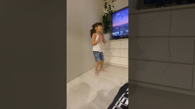 Песня про хомячка . поет Алсу песни смотреть онлайн