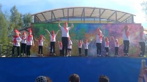 "Мы маленькие дети,нам хочется гулять"