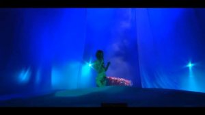 А я пливу у човні