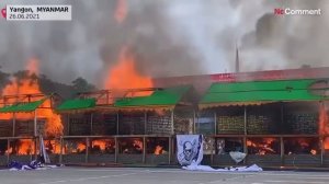 В Мьянме власть устроила огненное шоу с сожжением наркотиков.