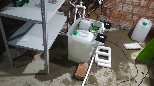 Непосредственное жидкостное охлаждение погружного типа для майнинг ферм. Майним на водянке в тишине смотреть онлайн