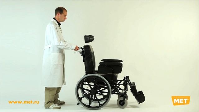 Инвалидное кресло с откидной спинкой и сиденьем автомобильного типа FS204 ВJQ смотреть онлайн