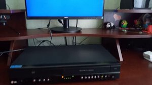 Видеомагнитофон LG DCK-787