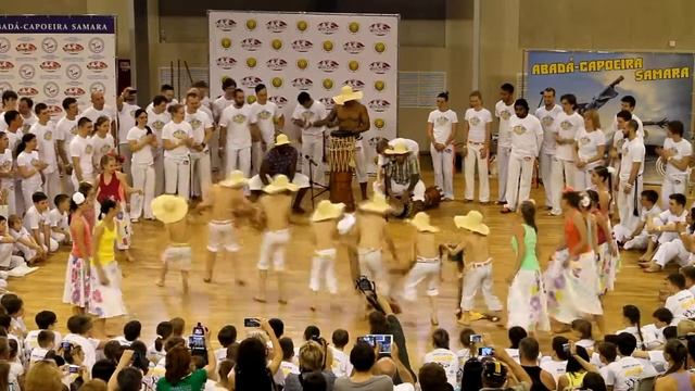 ABADA-Capoeira Samara. Puxada de rede смотреть онлайн