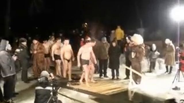 Крещенские купания. Белые Столбы. 19.01.2013 смотреть онлайн